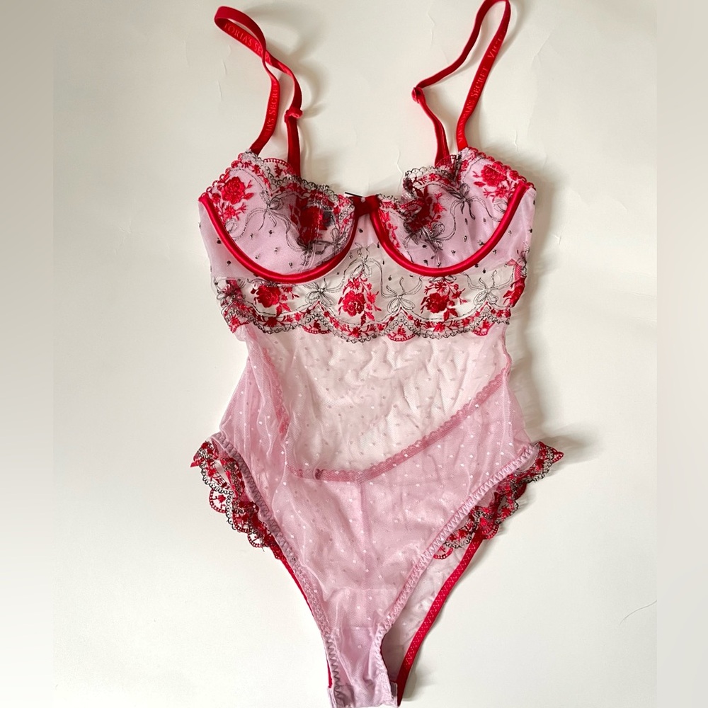 NWT Victoria's Secret Rosebud Dot Wicked Teddy Pink Lace Bodysuit XS Lingerie
